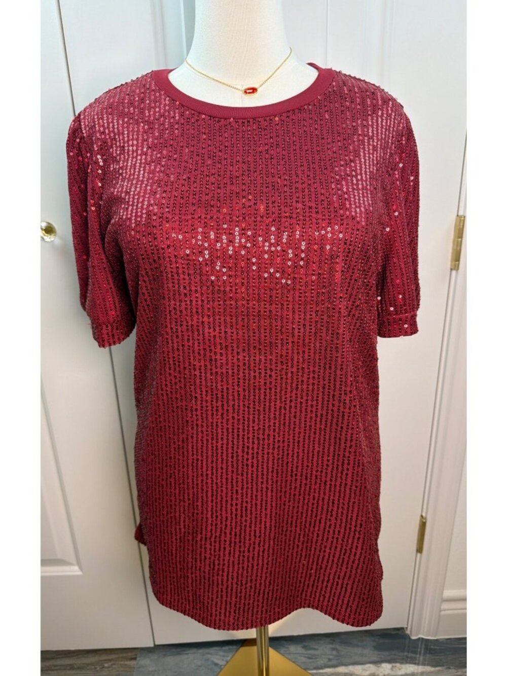 Sunshine & Rodeos Sequin-Embellished Burgundy Short-Sleeve Top, Size M, NWT‎